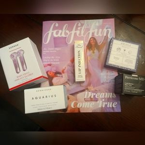 Full Fabfitfun Winter Box